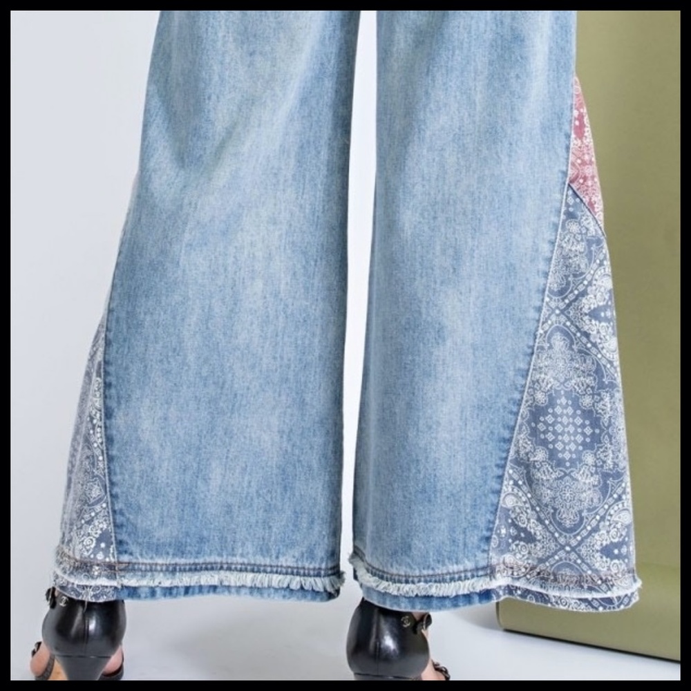 EASEL “I Got A Feeling” Light Denim Boyfriend Jeans Patchwork Details Flared Leg - Picture 11 of 14